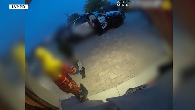 Two LVMPD officers honored for helping kids