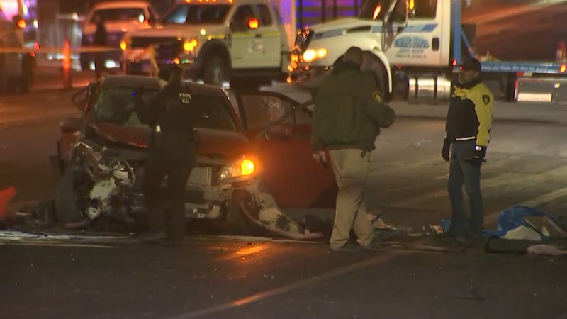 7 people injured in east Las Vegas crash