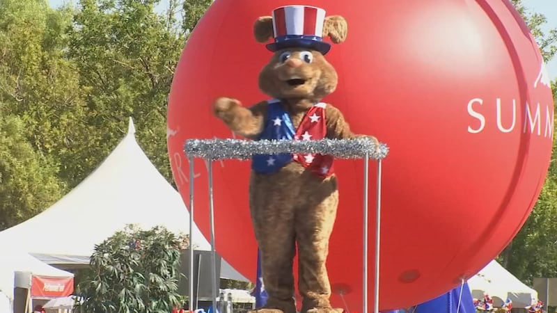 Summerlin is expecting lots of people for its Patriotic Parade